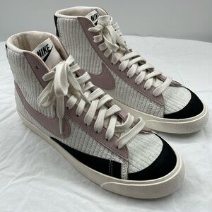 NIKE Men’s 7.5 Blazer By You ID Mid ‘77 White/Black/Pink Sneakers DJ3178-991.